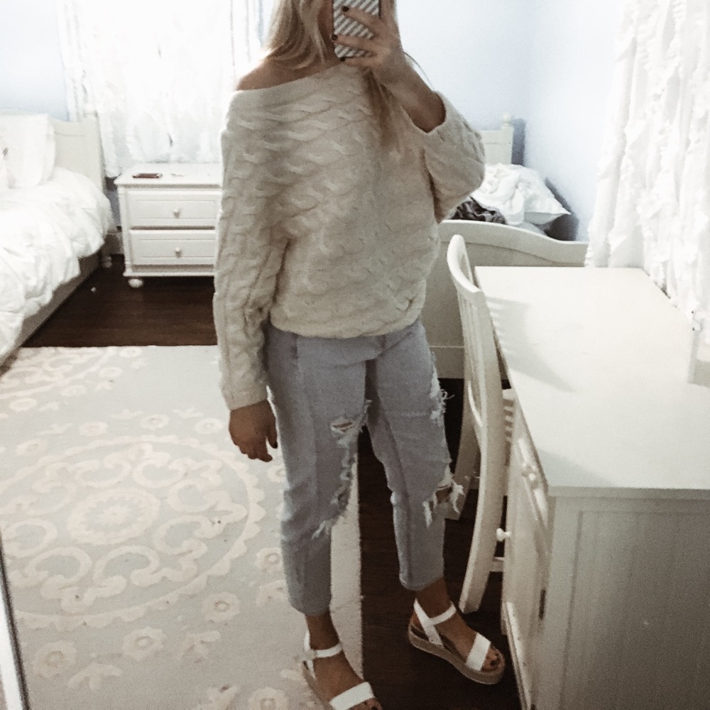 cream long sleeved loose sweater
